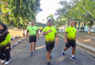 Anggota Kodim Pacitan Laksanakan Pembinaan Fisik