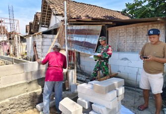 Babinsa Koramil 05/Kwadungan Aktif Dampingi Pembangunan Koperasi Merah Putih di Desa Simo