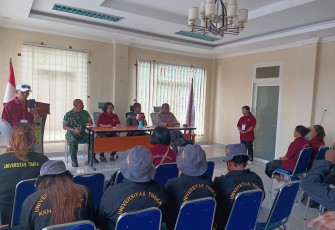 Batuud Koramil 1710-07/Mapurujaya Hadiri Kegiatan Penerimaan KKN Mahasiswa Universitas Timika