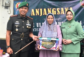 Korem Wijayakusuma Berbagi Kasih kepada Warakawuri 