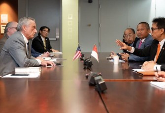 Menkes RI saat melakukan pertemuan bilateral dengan Menkes AS.