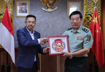 Plt. Wakil Jaksa Agung Prof. Dr. Asep N. Mulyana, S.H., M.Hum saat menerima kunjungan kerja Delegasi Chinese PLA’s Military Procuratorate pada Kamis 26 Juni 2025 di Menara Kartika Adhyaksa, Kejaksaan Agung.