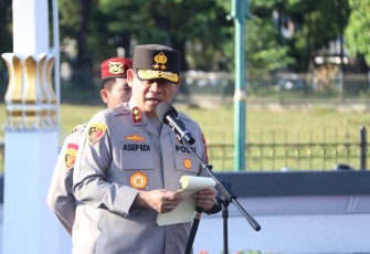 Kapolda Metro Jaya Irjen Pol Asep Edi Suheri saat apel kesiapan pengamanan aksi unjuk rasa elemen buruh di halaman DPR/MPR RI.