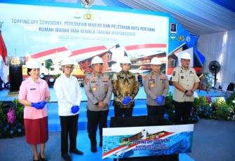 Polri Topping Off SMA Kemala Taruna Bhayangkara