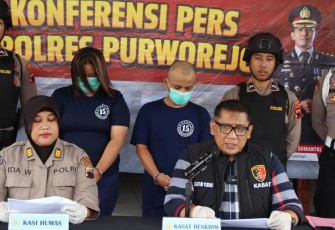 Kasat Reskrim AKP. Catur Agus Y.P., S.H., M.H Saat Melakukan Konferensi Pers 