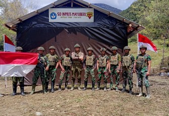 Satgas Yonif 700/WYC Rampungkan Pembangunan SD 03 Mayuberi