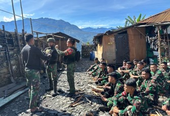 Pakum Satgas Yonif 715/Mtl Laksanakan Luhkum ke Seluruh Pos Satgas