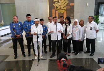 Menteri ATR/Kepala BPN, Nusron Wahid, setelah rapat koordinasi di Kementerian PU, Senin (17/03/2025).