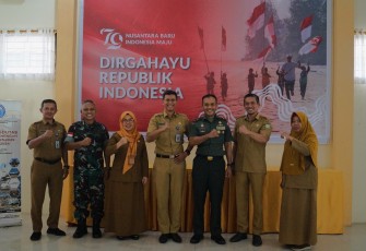 Danrem 121/Abw Brigjen TNI Purnomosidi, S.I.P., M.A.P., M.Han didampingi Kasiter Kasrem 121/Abw Kolonel Inf Mordechai Triyandono, S.I.P., melakukan Audiensi bersama Kepala BPPD Provinsi Kalimantan Barat, bertempat fi Kantor Badan Pengelolaan Perbatasan Darat (BPPD) Provinsi Kalimantan Barat, Selasa (11/03/2025)