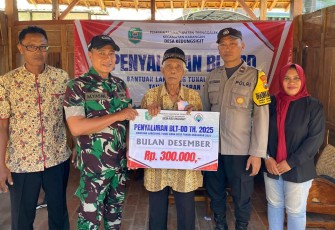 Peran TNI–Polri Mengawal Penyaluran BLT Dana Desa di Trenggalek