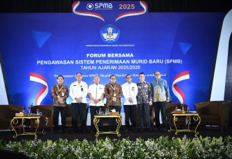 Peran Pemerintah Pusat dan Daerah Dalam Mengawasi SPMB 2025