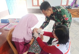 Pos Mentari Satgas Pamtas RI-Malaysia berkolaborasi dengan Puskesmas Sebindang kembali menggelar Pos Pelayanan Terpadu (Posyandu) Balita sebagai upaya meningkatkan kesehatan anak usia dini di Balai desa Sebindang, Desa Sebindang, Kecamatan Badau, Kabupaten Kapuas hulu, Jum'at (7/2/25)