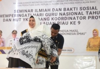 Dewi Ansar Dikukuhkan Sebagai Bunda Guru Provinsi Kepri