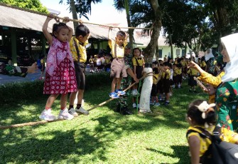 Intip Serunya TK Kemala Bhayangkari 52 Belajar Jadi Patriot Cilik di Kodim 0806/Trenggalek