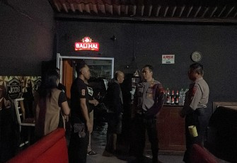 Ketahuan Jual Miras Tanpa Izin, Polres Karanganyar Tutup Sementara Kurowo Cafe Live and Resto Colomadu
