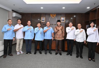 Menteri Transmigrasi (Mentrans) Iftitah Sulaiman Suryanagara dan Kepala Badan Gizi Nasional (BGN) Dadan Hindayana sepakat membangun Satuan Pelayanan Pemenuhan Gizi (SPPG) di 154 kawasan transmigrasi