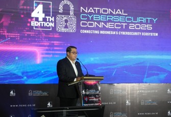 Menteri Ekonomi Kreatif, Teuku Riefky Harsya, memberi sambutan pada acara National Cybersecurity Connect (NCC) 2025, Jakarta, Rabu (29/10/2025).