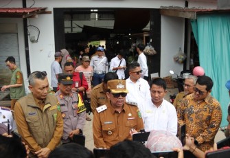 Wakil Bupati Natuna Jarmin Sidik melakukan Sidak dadakan (Inspeksi) memantau harga dan ketersedian bahan pangan selama bulan Ramadhan dan menjelang puncak Idul Fitri 1446 Hijriyah