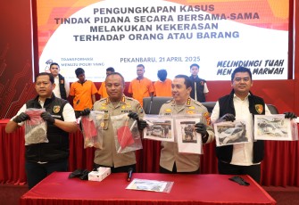 Polda Riau Tangkap Empat Debt Collector yang Terlibat Pengrusakan dan Intimidasi