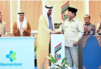 Presiden Prabowo Subianto saat meresmikan Rumah Sakit (RS) Kardiologi Emirates–Indonesia di Kota Surakarta, pada Rabu, 19 November 2025.