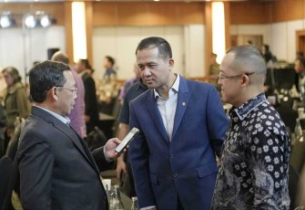 Menteri Transmigrasi Iftitah Sulaiman 