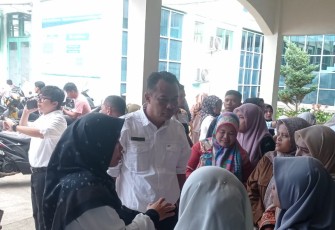Direktur RSUD Tuanku Imam Bonjol Monitoring Registrasi Pendaftaran Pasien Rawat Jalan