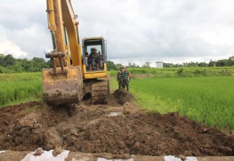 Dansatgas TMMD Ke-123 Kodim 1405/Parepare Tinjau Langsung Pembangunan Jalan 