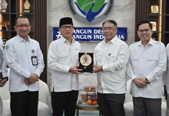 Mendes PDT Yandri Susanto bersama Ketua Baznas di Jakarta, Senin (6/4)