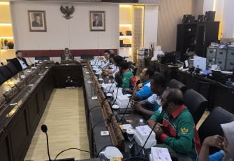 Rapat Komisi E DPRD Jatim dengan buruh