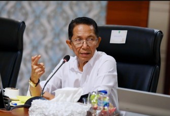 Kepala BP Batam, Amsakar Achmad dalam Rapat Koordinasi Antisipasi dan Pengendalian Banjir Kota Batam di Kantor Wali Kota Batam, Kamis (1/10/2026).