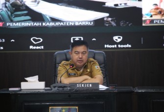 Sekjen Kemendagri Tomsi Tohir di Kantor Kemendagri, Jakarta, Senin (16/3/2026).