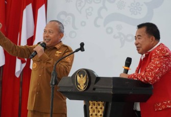 Penjabat Sekretaris Daerah Kota Bengkulu Tony Elfian menutup kegiatan Kuliah Kerja Nyata Tematik (KKN-T) Universitas Dehasen Bengkulu, Periode VI, Tahun 2025, di Pendopo Balai Kota Merah Putih Bengkulu, Senin (19/1/2026)