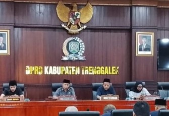 Situasi rapat paripurna DPRD Trenggalek.