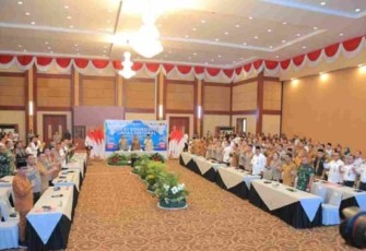 Wali Kota Tanjungpinang Lis Darmansyah menghadiri Rapat Koordinasi bersama Menteri Dalam Negeri Tito Karnavian