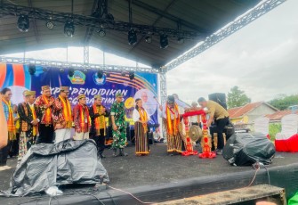Bupati Manggarai Timur, Agas Andreas, SH., M.Hum, saat membuka Expo Pendidikan dan Kebudayaan Ke-V di Lapangan Fernandez Borong pada Selasa (28/4).