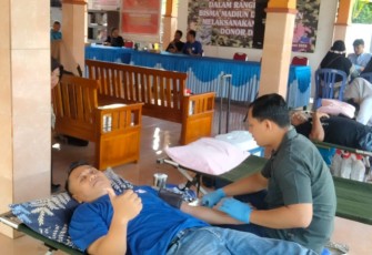 Bisma Madiun saat menggelar baksos donor darah, Sabtu (10/1)