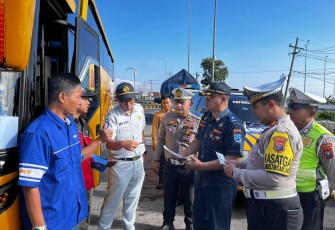 Ramp check angkutan umum di wilayah Polres Probolinggo 