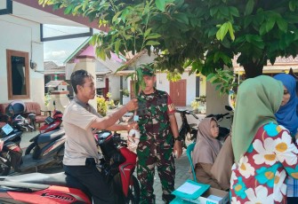 Pembagian bibit pohon di wilayah desa binaan 