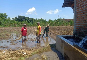Olah lahan pertanian petani desa binaan 