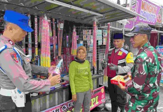 Himbauan bahaya petasan di wilayah desa binaan 