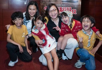 Wakil Menteri Ekonomi Kreatif, Irene Umar, menghadiri pemutaran terbatas film Na Willa di Plaza Indonesia, Jakarta, Selasa (17/03/2026).