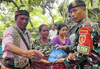 Tebar berkah Yonarmed 12 Kostrad 