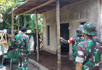 Pengerjaan RTLH bu Rekso mencapai 80 persen