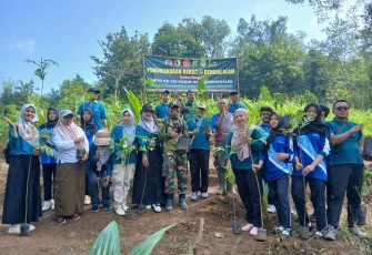 Kegiatan tanam pohon di lokasi TMMD