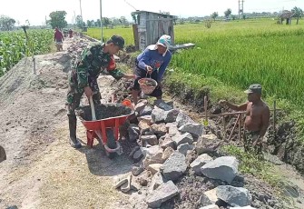 Bangun irigasi wilayah desa binaan