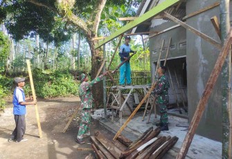 Pengerjaan RTLH milik Seniwati di Dusun Klagin 