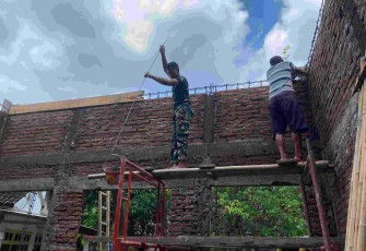 Pemasangan kolom rehab Musolla Baiturrahim 