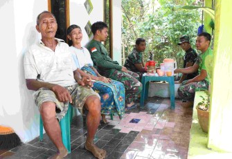 Silaturahmi bersama warga