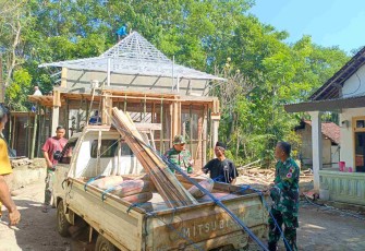 Material pembangunan musholla di Dusun Leduk