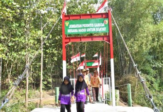 Jembatan impian Desa Krebet